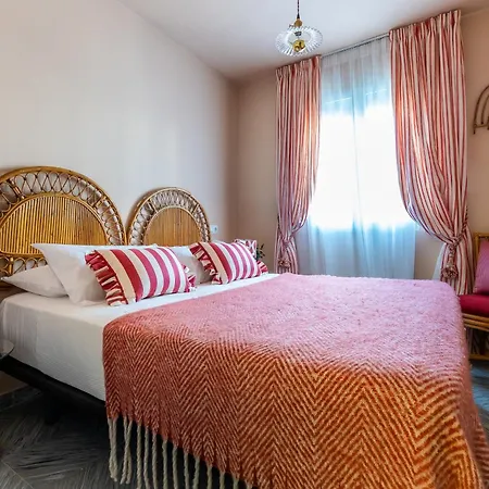 Romantic Rooftop With Stunning Sea And Mountain Views Apartment *