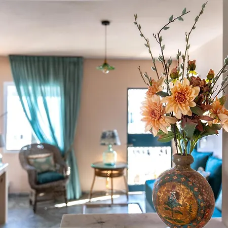 Romantic Rooftop With Stunning Sea And Mountain Views Appartement