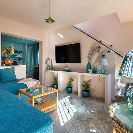 Apartment Romantic Rooftop With Stunning Sea And Mountain Views *