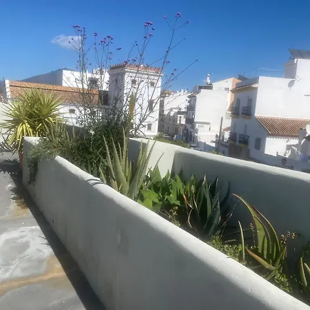 Romantic Rooftop With Stunning Sea And Mountain Views