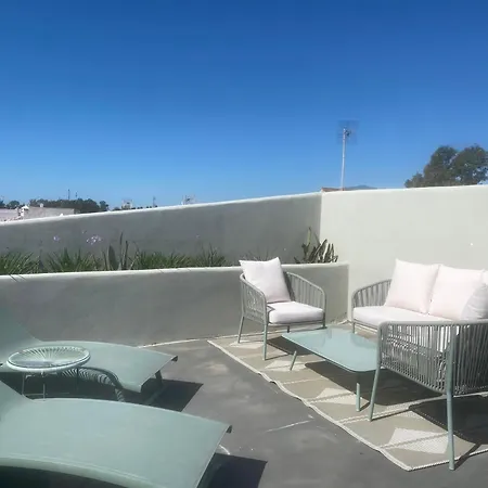 Romantic Rooftop With Stunning Sea And Mountain Views Appartement