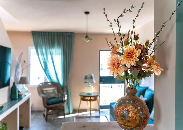 Romantic Rooftop With Stunning Sea And Mountain Views Lejlighed